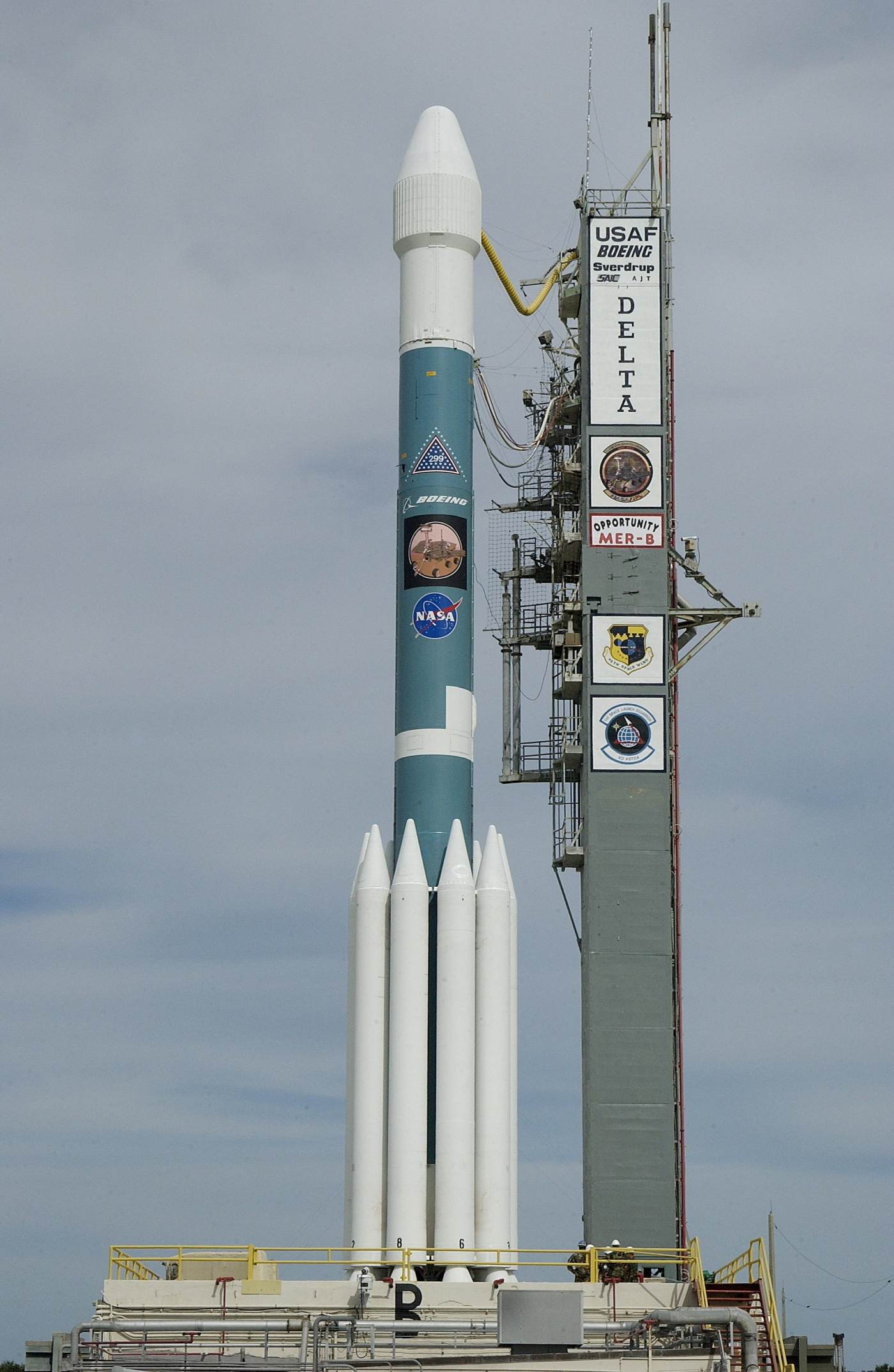 Reuters: Racheta Starship a companiei SpaceX ajunge pe orbită pentru prima dată şi lansează sateliţi Starlink